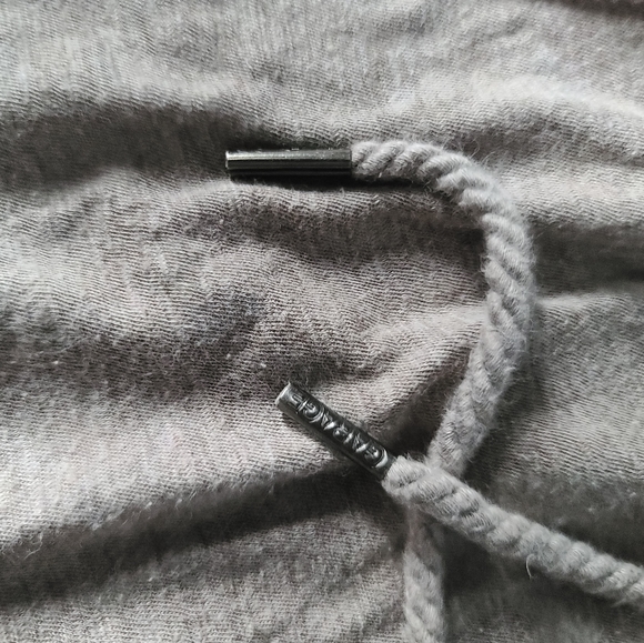 🌻2 for $6 GRG Created in Montreal summer top - Picture 6 of 6